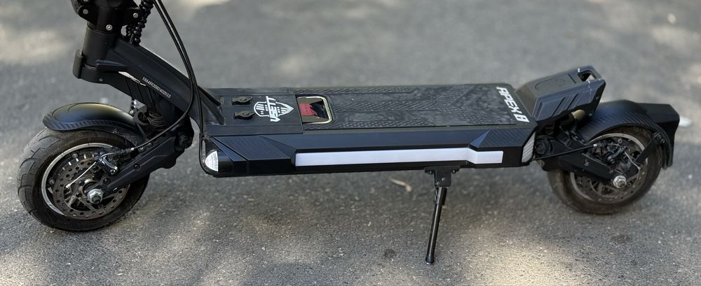ГАРАНЦИОННА!!! Електрическа тротинетка Vsett 8 APEX