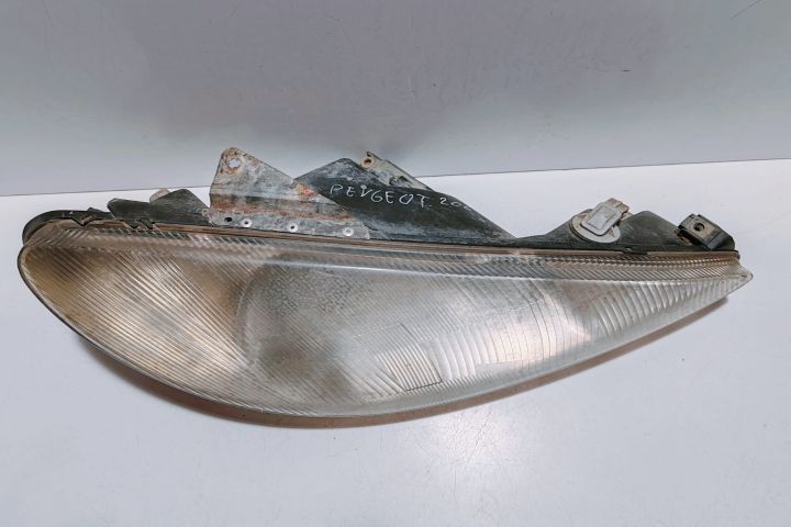 Far Dreapta   Cu defect 9640559480 / 89005131 Peugeot 206 prima gener