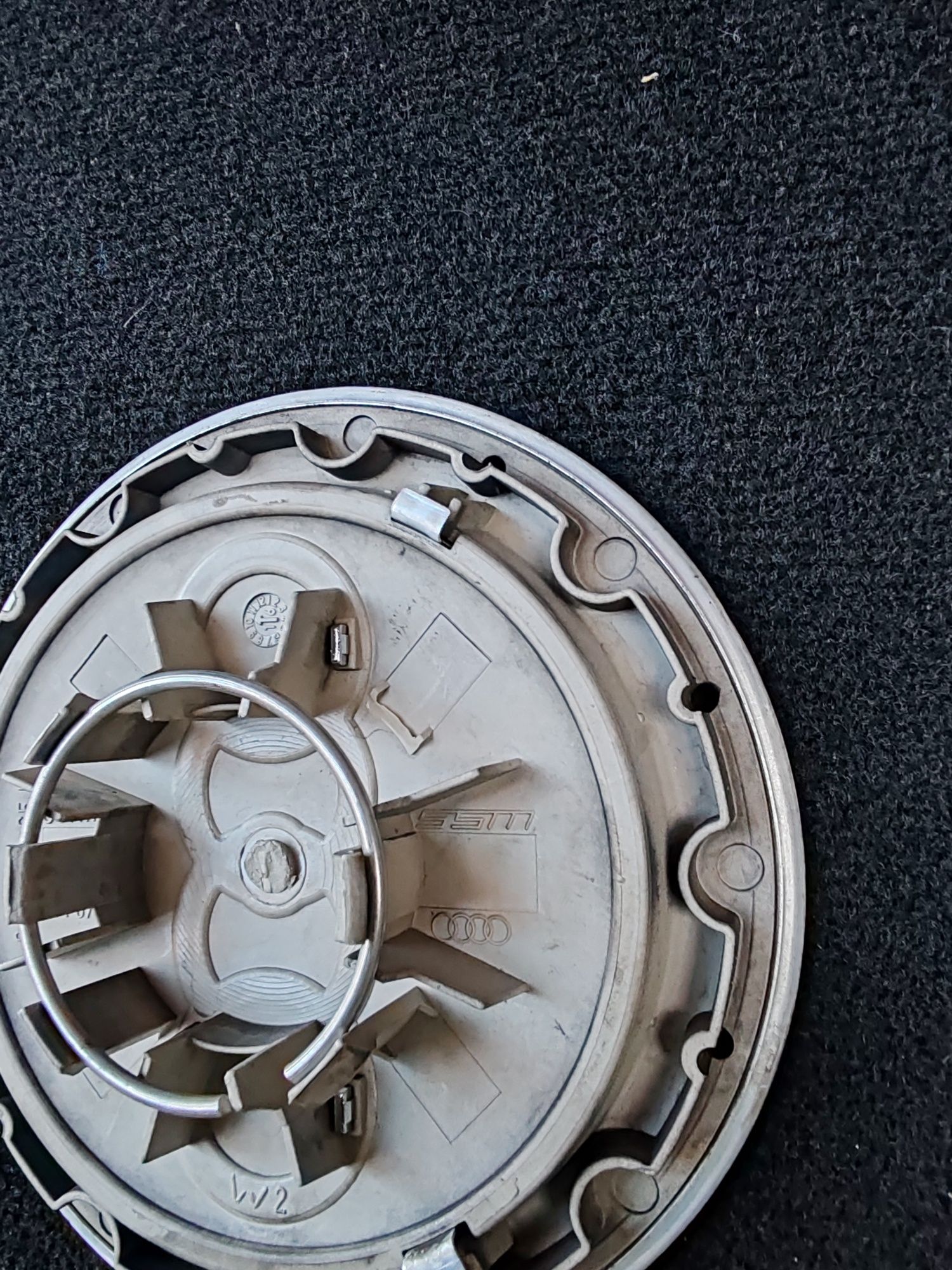 Capace ORIGINALE centru jante Audi