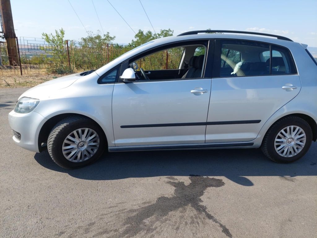 Продава се Volkswagen Golf Plus 2012 

Двигател: 1.6 TDI, 90 к.с.
