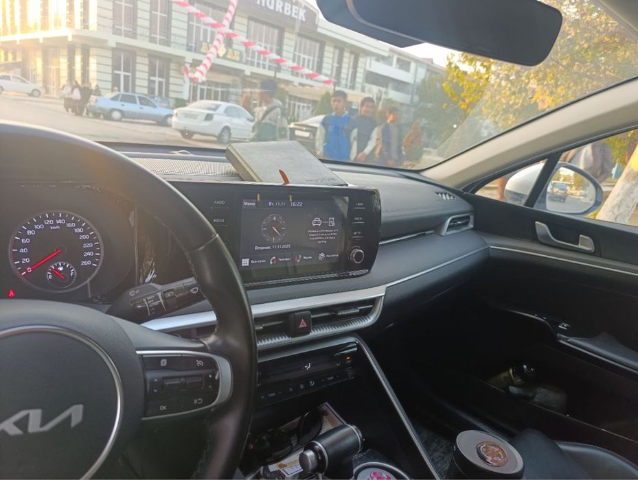 Киа К5 белый-жемчуг