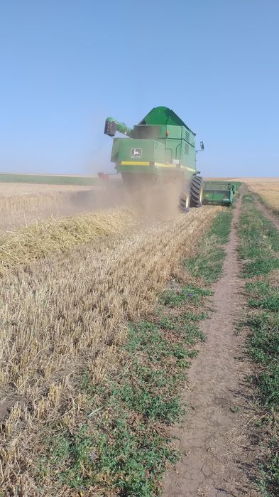 Combina agricola john deere cts