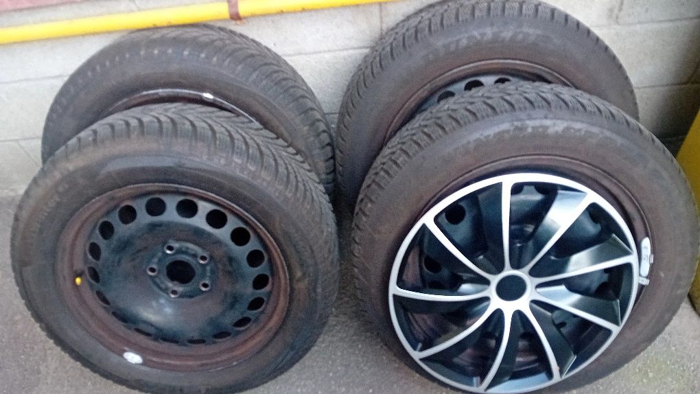 Jante vw 5x112 16 anvelope 205 55 16 foarte bune 7-8mm