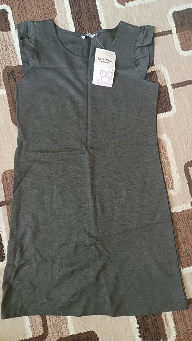 Новое платье на девочку в школу