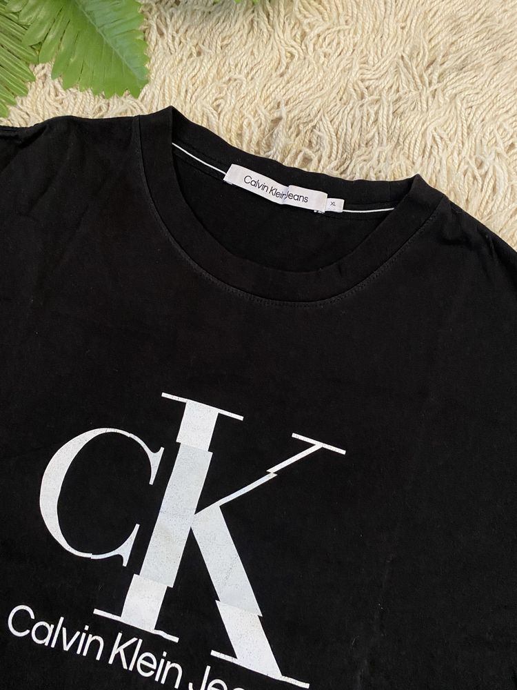 Тениска Calvin Klein!