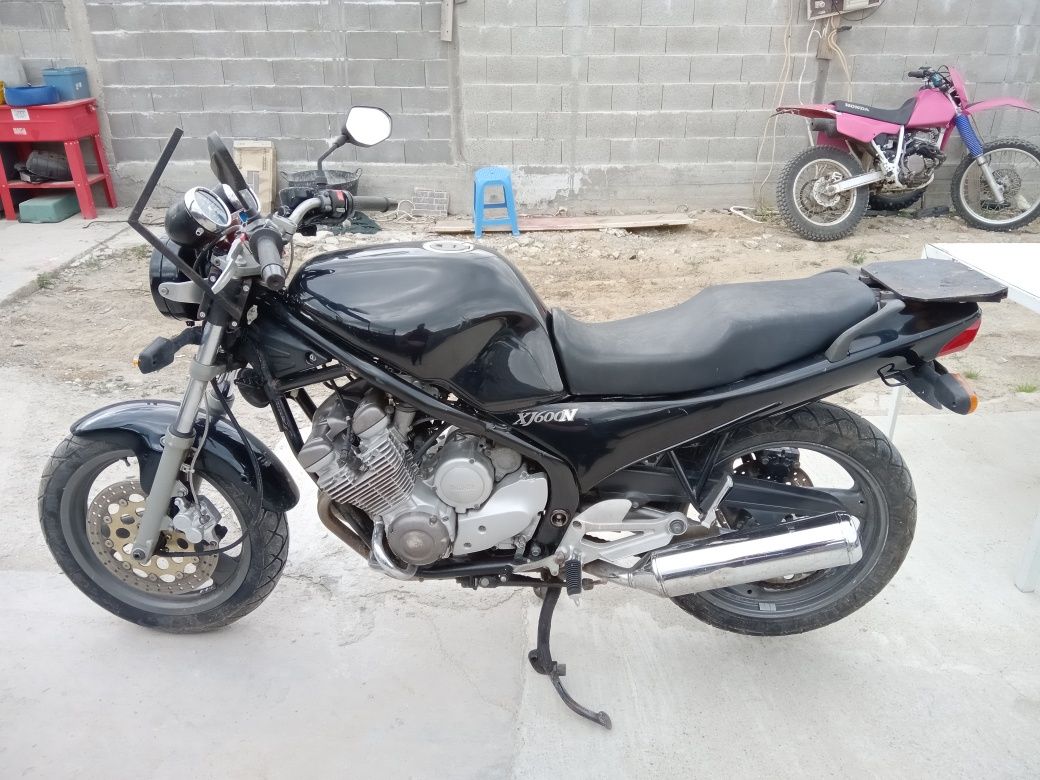 Само на части  Yamaha xj 600