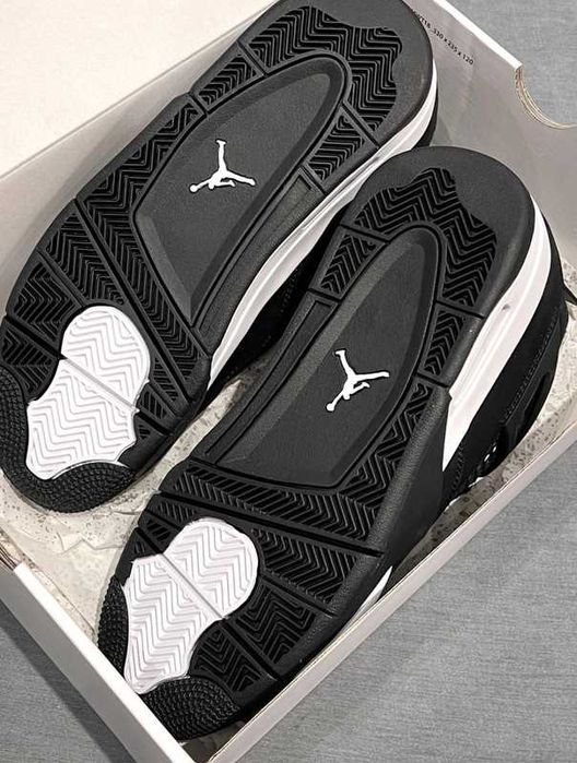 Air Jordan 4 Retro White Thunder EU41