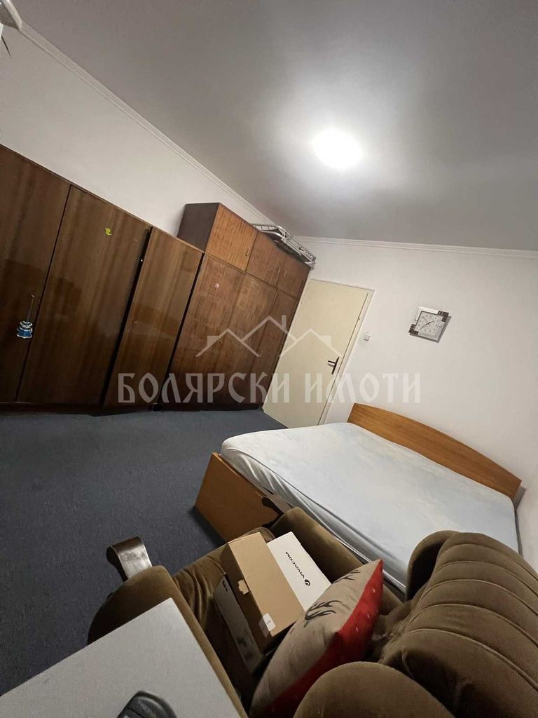 Дава се под наем Двустаен апартамент в Велико Търново, Център - 68 кв.м за 306 € - Снимка #1