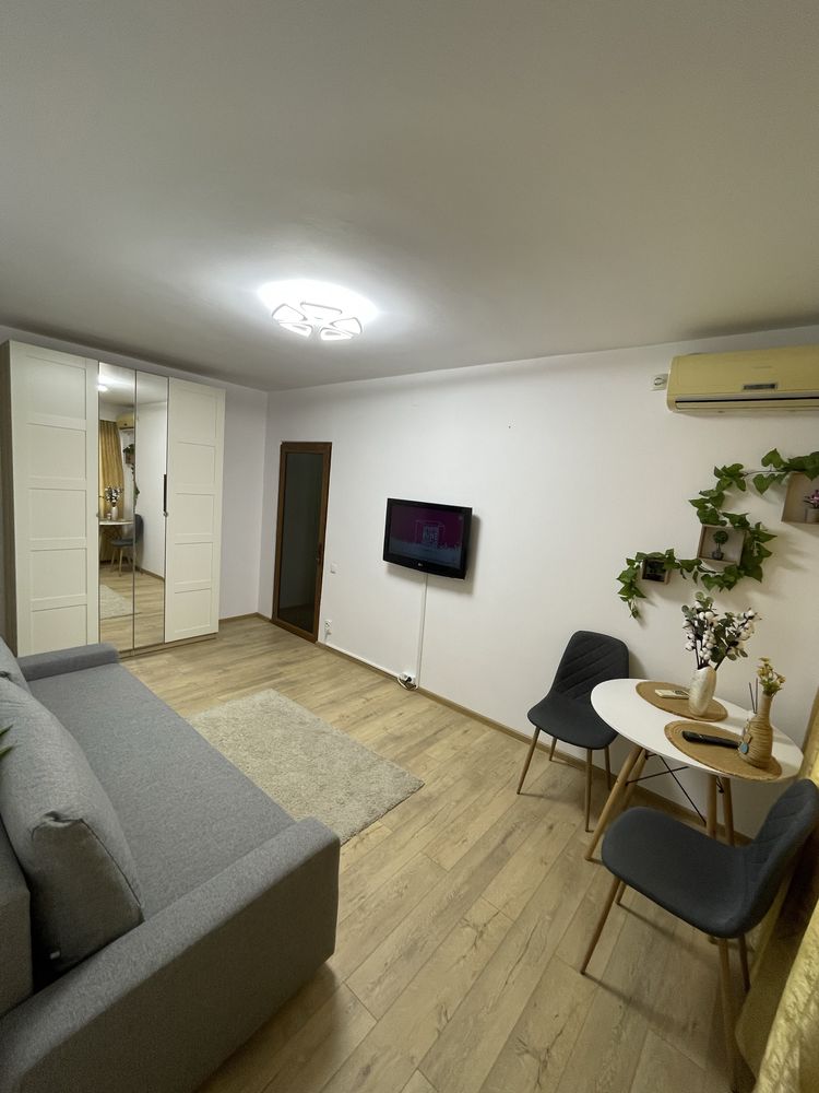 Inchiriez apartament regim hotelier ultracentral piata victoriei