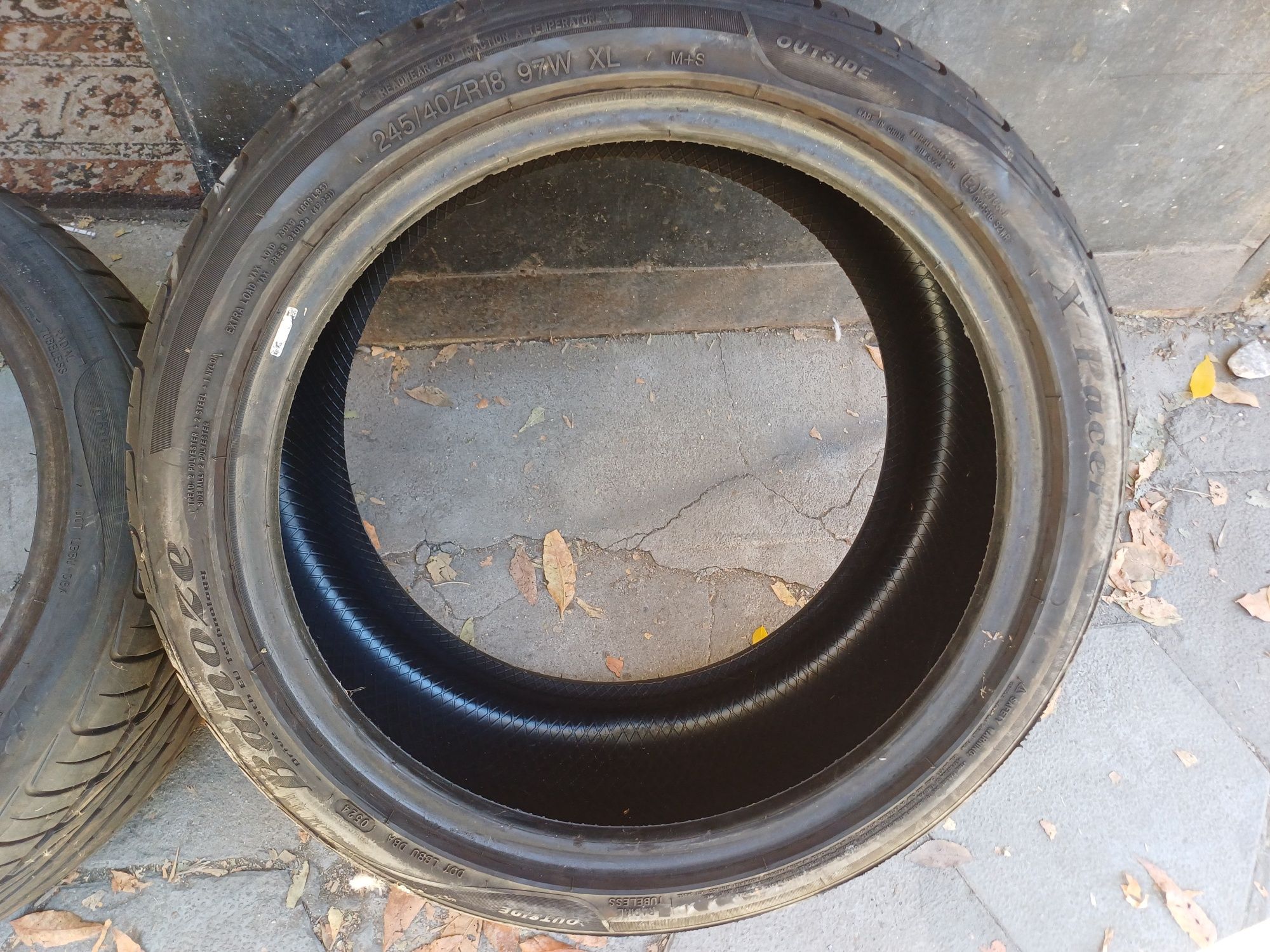 Гуми Banoze 245/40/18 DOT 24