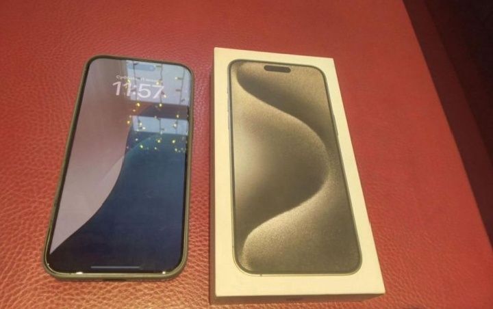 Продам айфон 15 про Макс