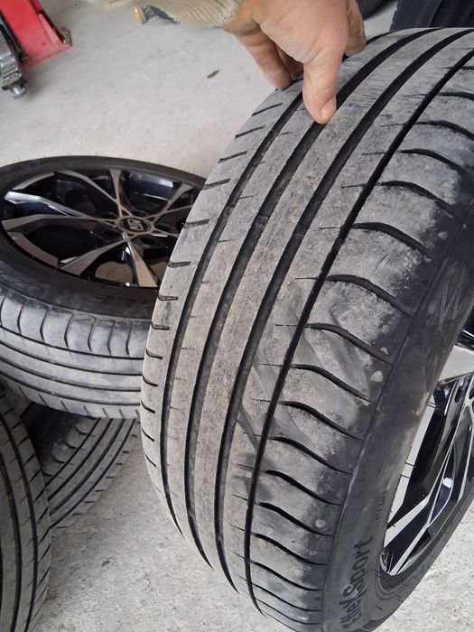 Vând jante 225 55 R17