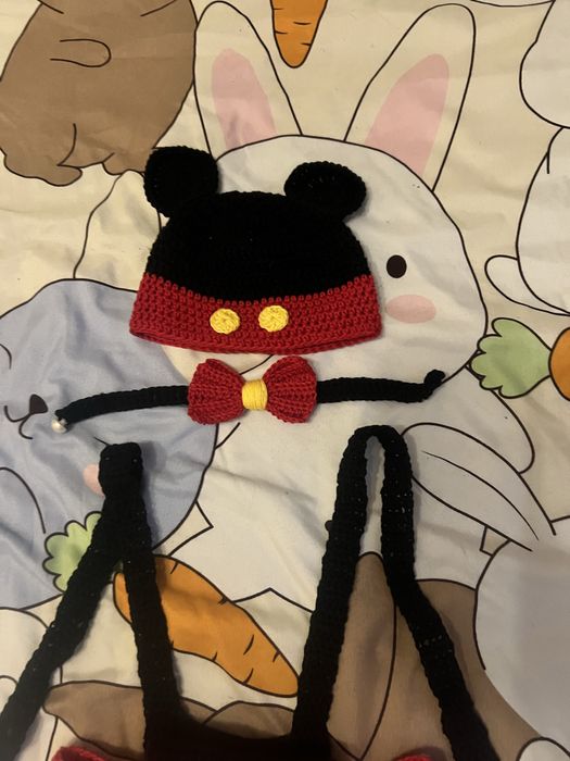 Costum crosetat mickey mouse