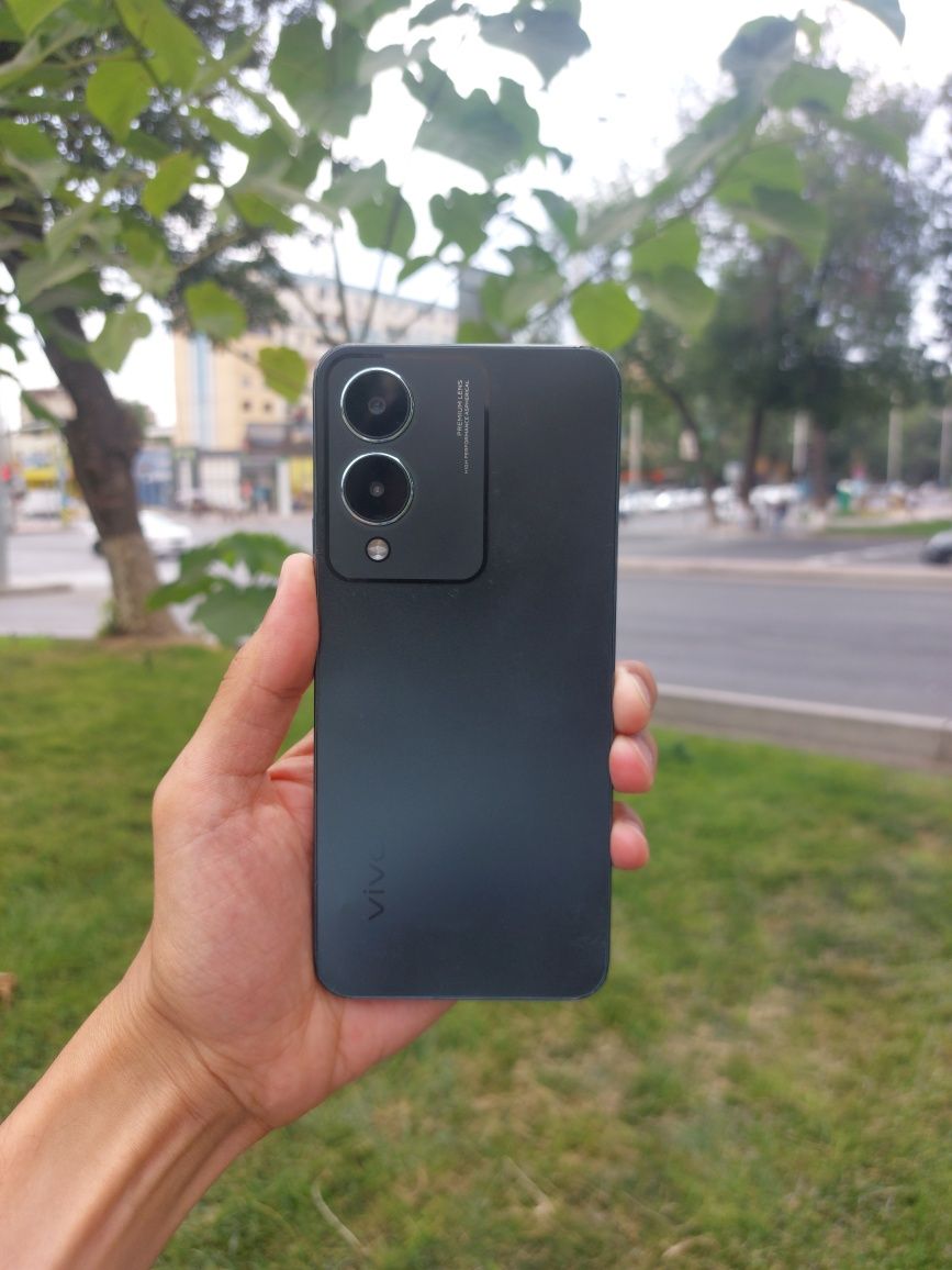 Vivo y17s 6/128 Sotiladi