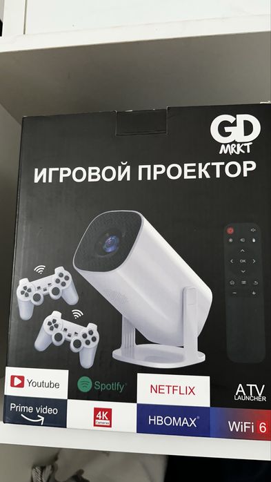 ПРОДАЮ проектор, цает белый в коплекте идет пульт и два джостика игпы
