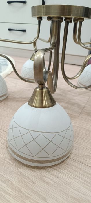 Продам люстру 5-ти рожковую