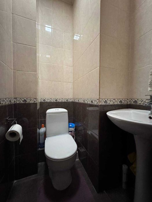 Аренда на Ойбеке. Ор-р 60 школа 4/1/4, ремонт, парковка, огород=