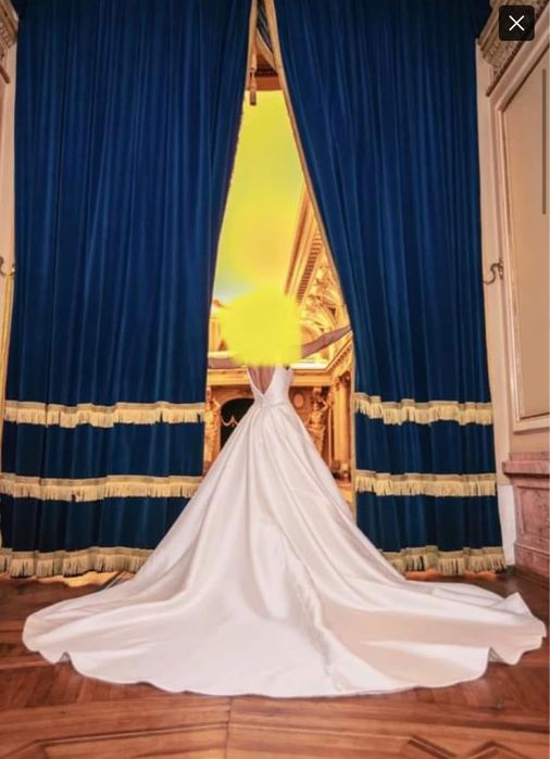 Vand rochie de mireasa Pronovias, matase Mikado, model Malena