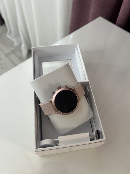 Vând ceas Michael Kors Smartwatch, se poate conecta cu orice telefon