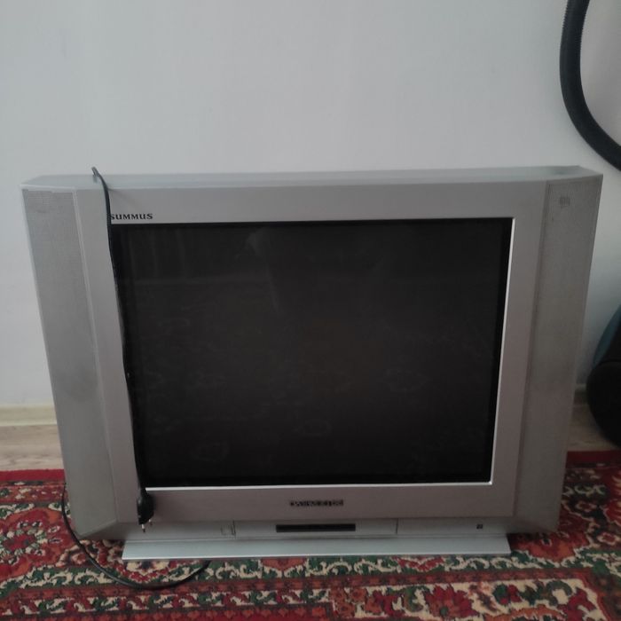 Продам телевизор большой