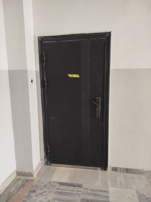 dom sotiladi srochnaga