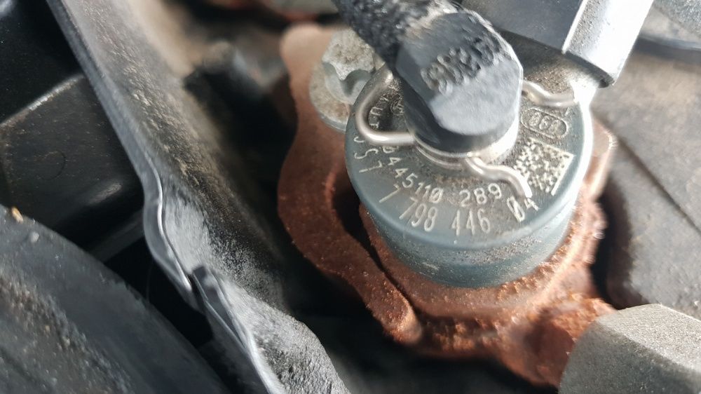 Injectie completa bmw e90,316d,318d,2010,pompa,injectoare,rampa,cond