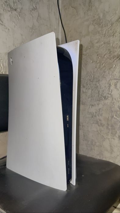 продам пс5 срочно