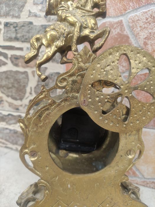 Vând cesas de bronz