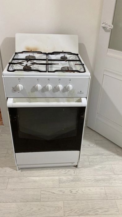 Газ плита с духовкой рабочая. Пользовались 5 лет очень аккуртно