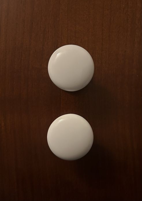 Vând două butoane inteligente FIBARO The Button.