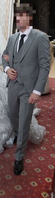 Продам тройку костюм