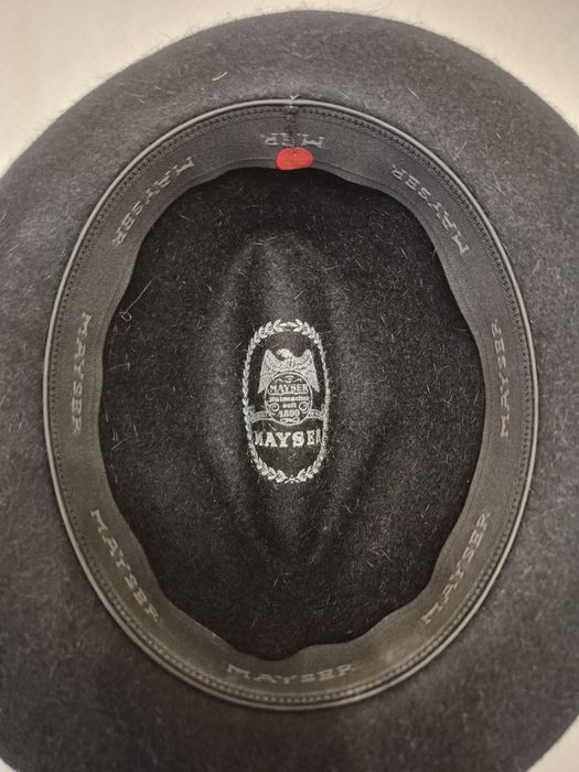 Vand palarie neagra, marca Mayser, noua
