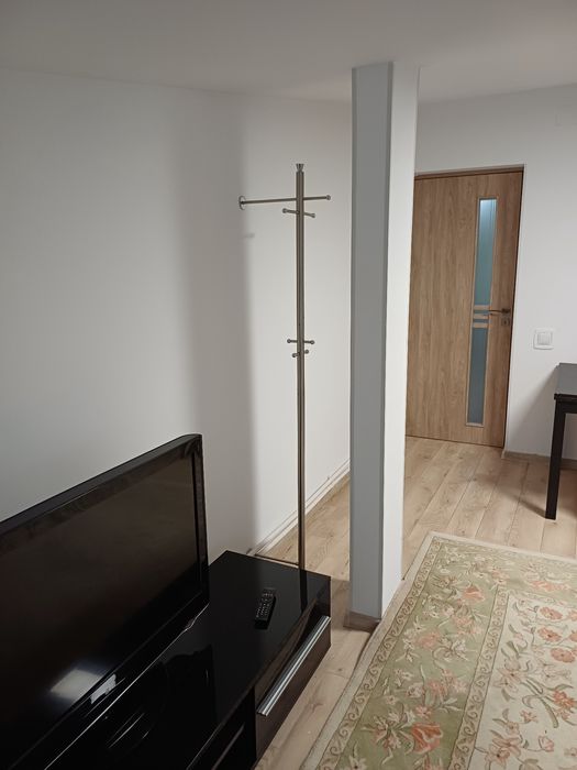 Închiriez camera  în Apartament sector 4