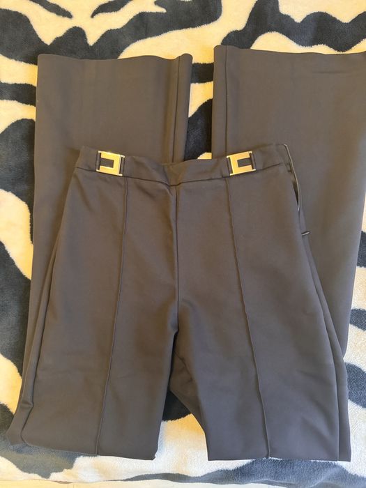 Сет Elisabetta Franchi-къса кроп риза и панталон