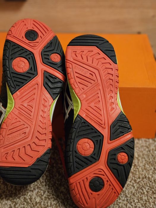 Vând încălțăminte Asics Resolution 6
