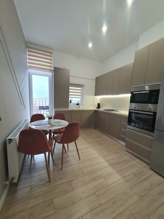 Inchiriez apartament 2 camere decomandate in Constanta Centru