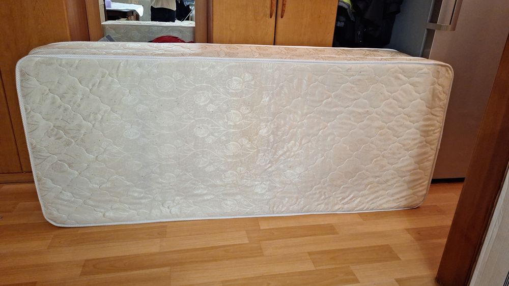 Отдам матрасы 2 шт размер 80×190