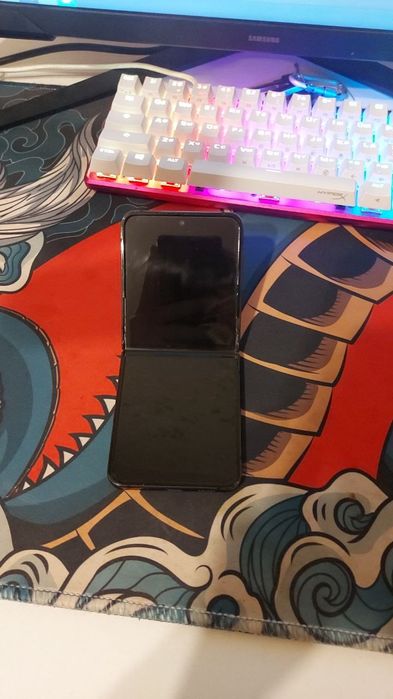 Срочно продаю Samsung z flip 4