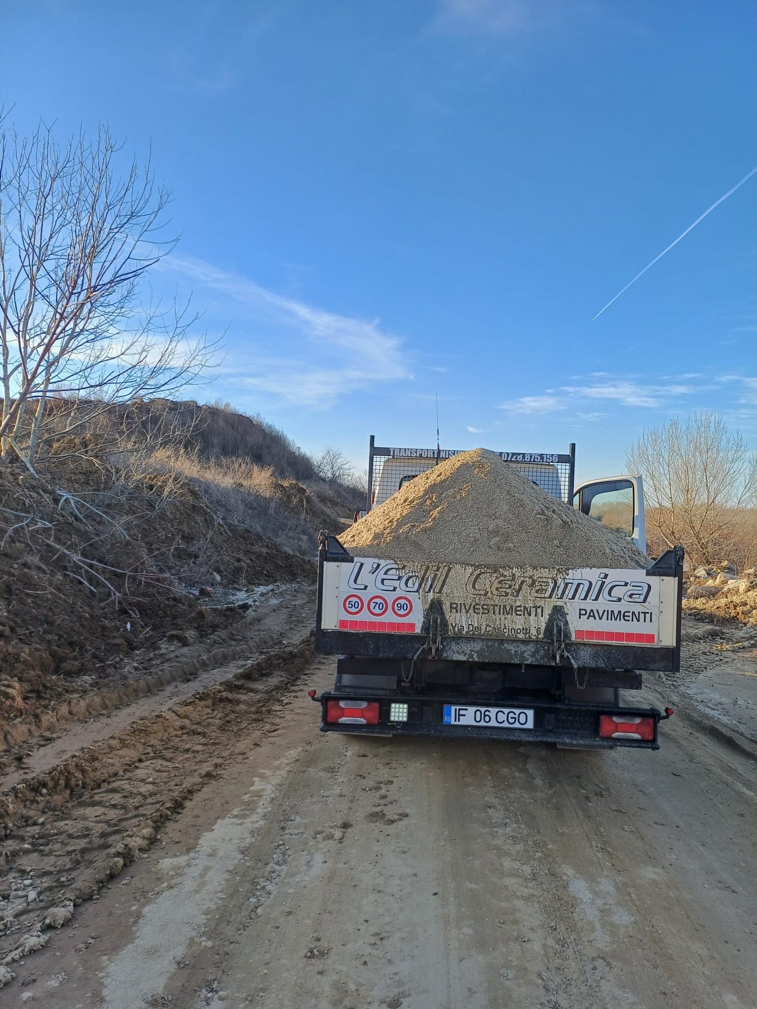 Transport agregate balastiera/ nisip/ pietriș/ pământ de flori, etc.