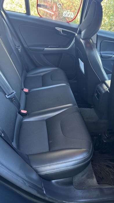 Продавам Volvo V60