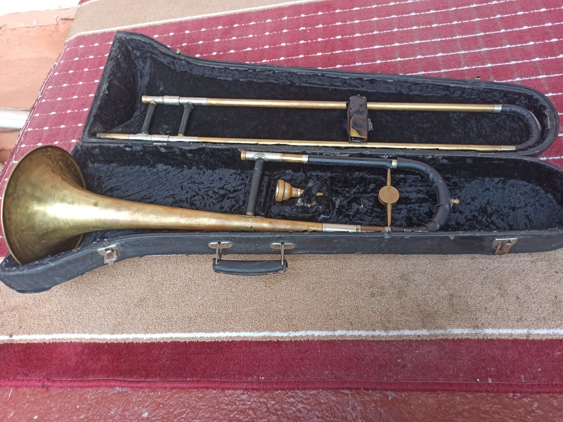 Duxavoy musiqa anjomi Tranbon