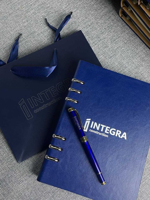 Корпоративные подарки на Новый год | Именные блокноты и ручки