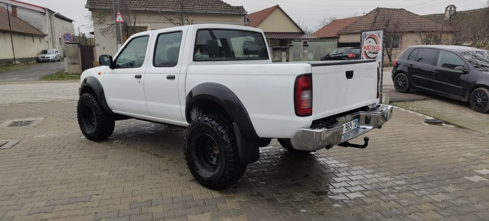 Nissan navara 2.5 diesel 4x4 an 2012