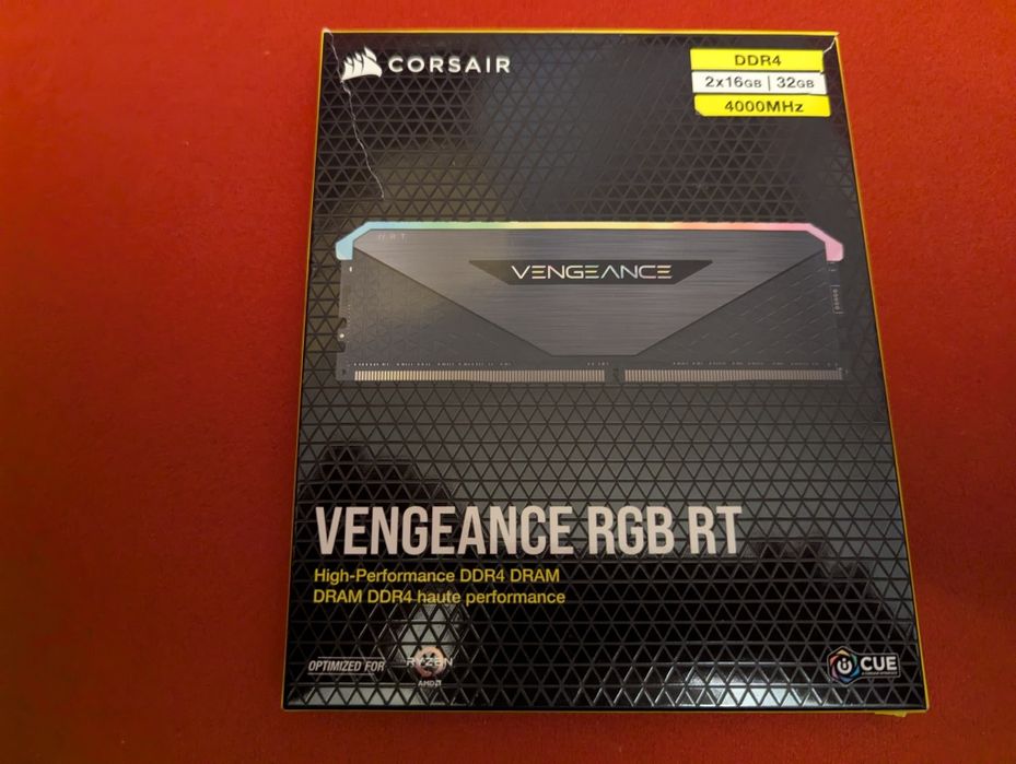 32GB (2x16GB) DDR4 RAM памет: Corsair Vengeance RGB RT DDR4-4000