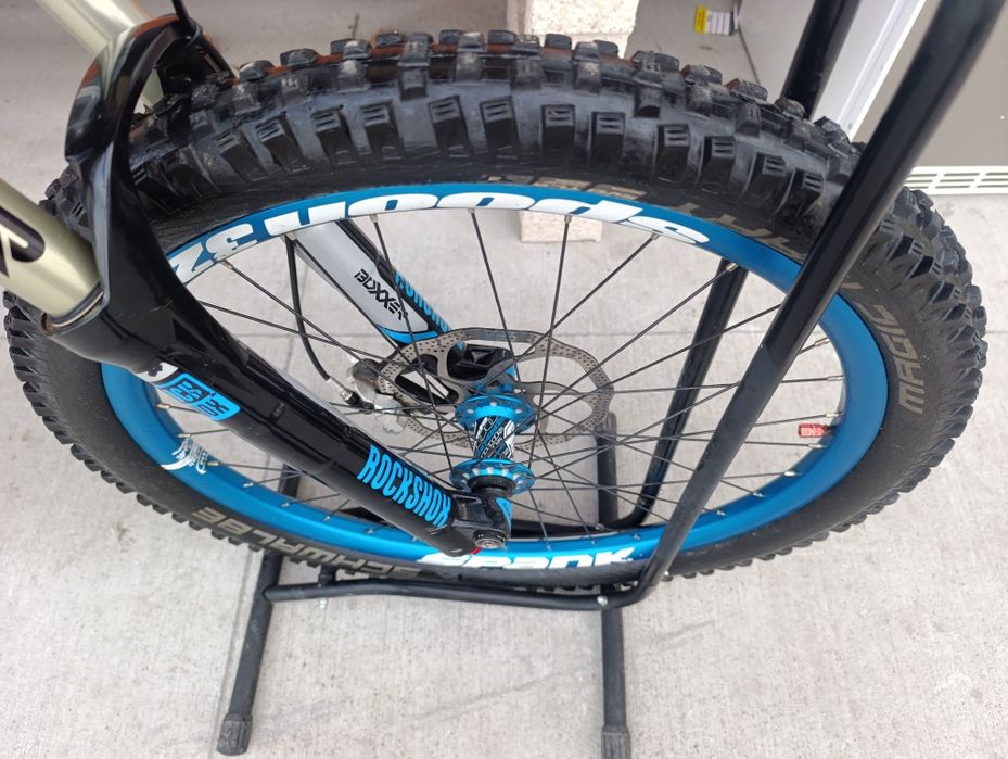 Планински велосипед Мекица GIANT GLORY за скачане. 26/M.