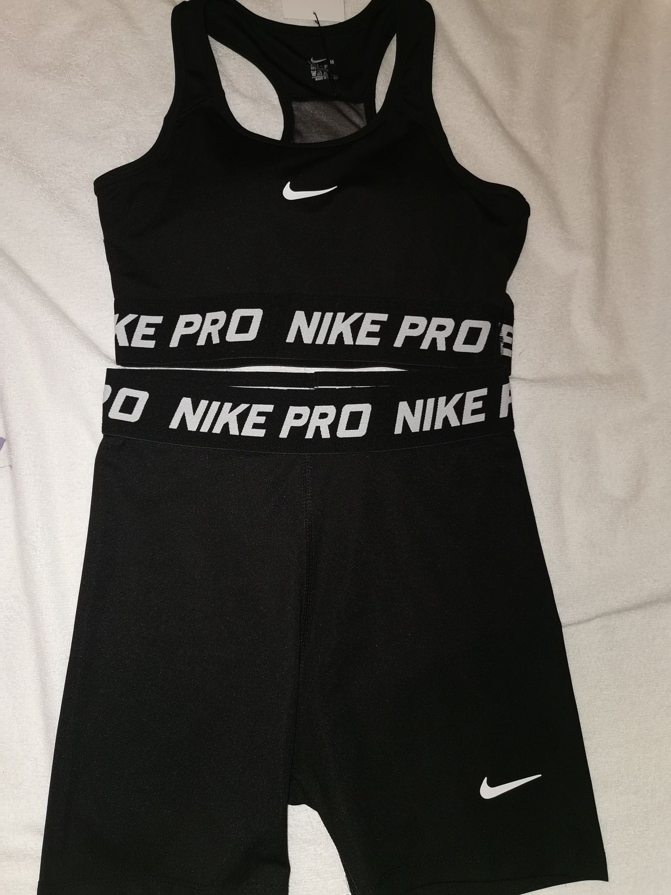 Спортно екипче Nike pro