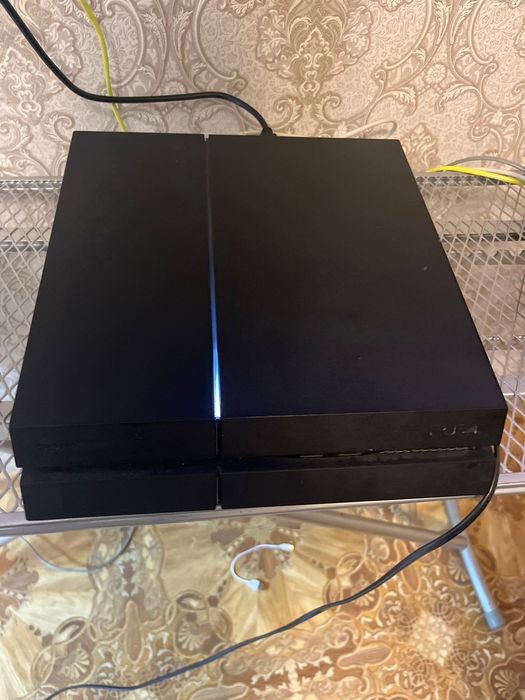 PlayStation 4  черный