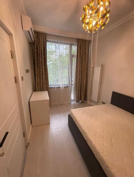 Дава се под наем Тристаен апартамент в София, Център - 90 кв.м за 1700 € - Снимка #7