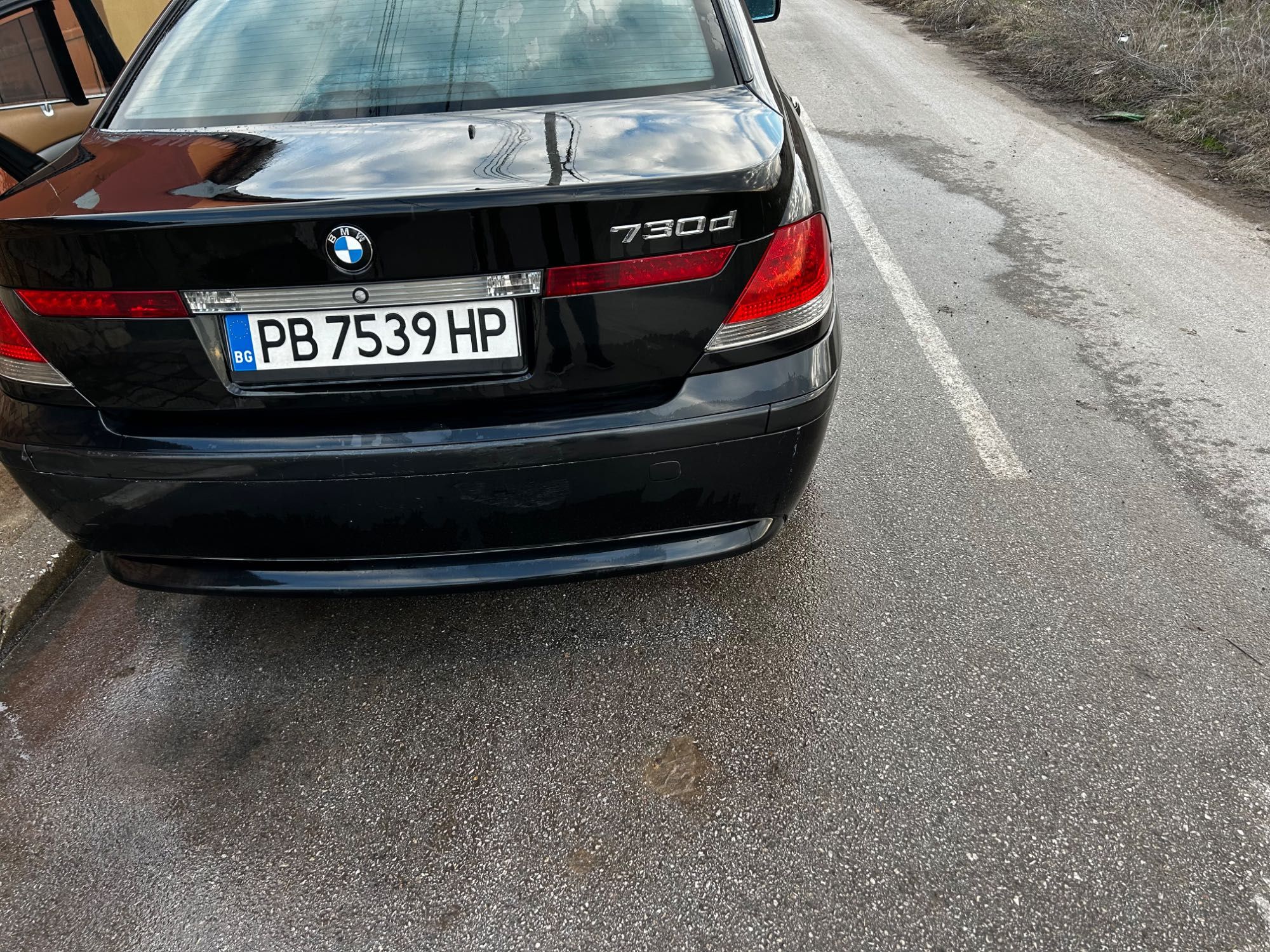 BMW 730 черен на цвят