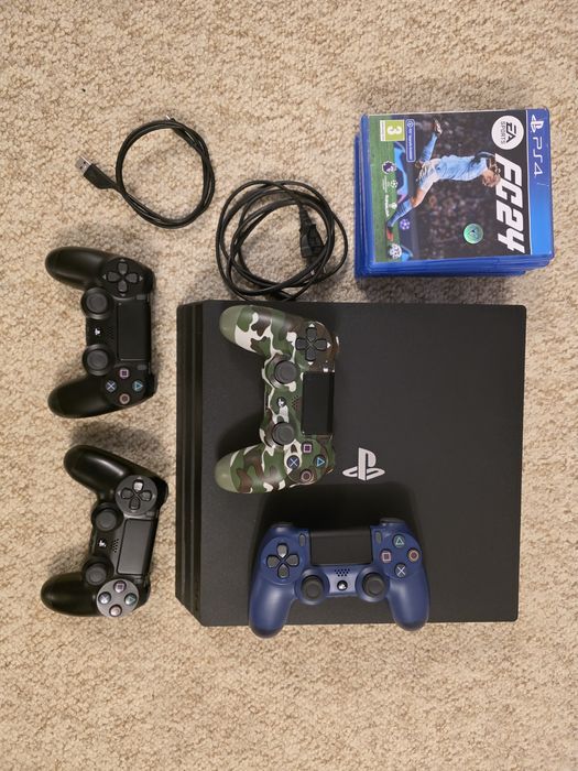 Vând PlayStation 4 Pro + 4 manete + 4 jocu ps4